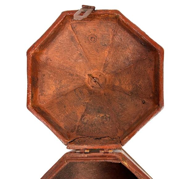Asian Octagonal Large Papier-mâché  Lacquered Trinket Box with Latch-Unique! - Picture 8 of 10